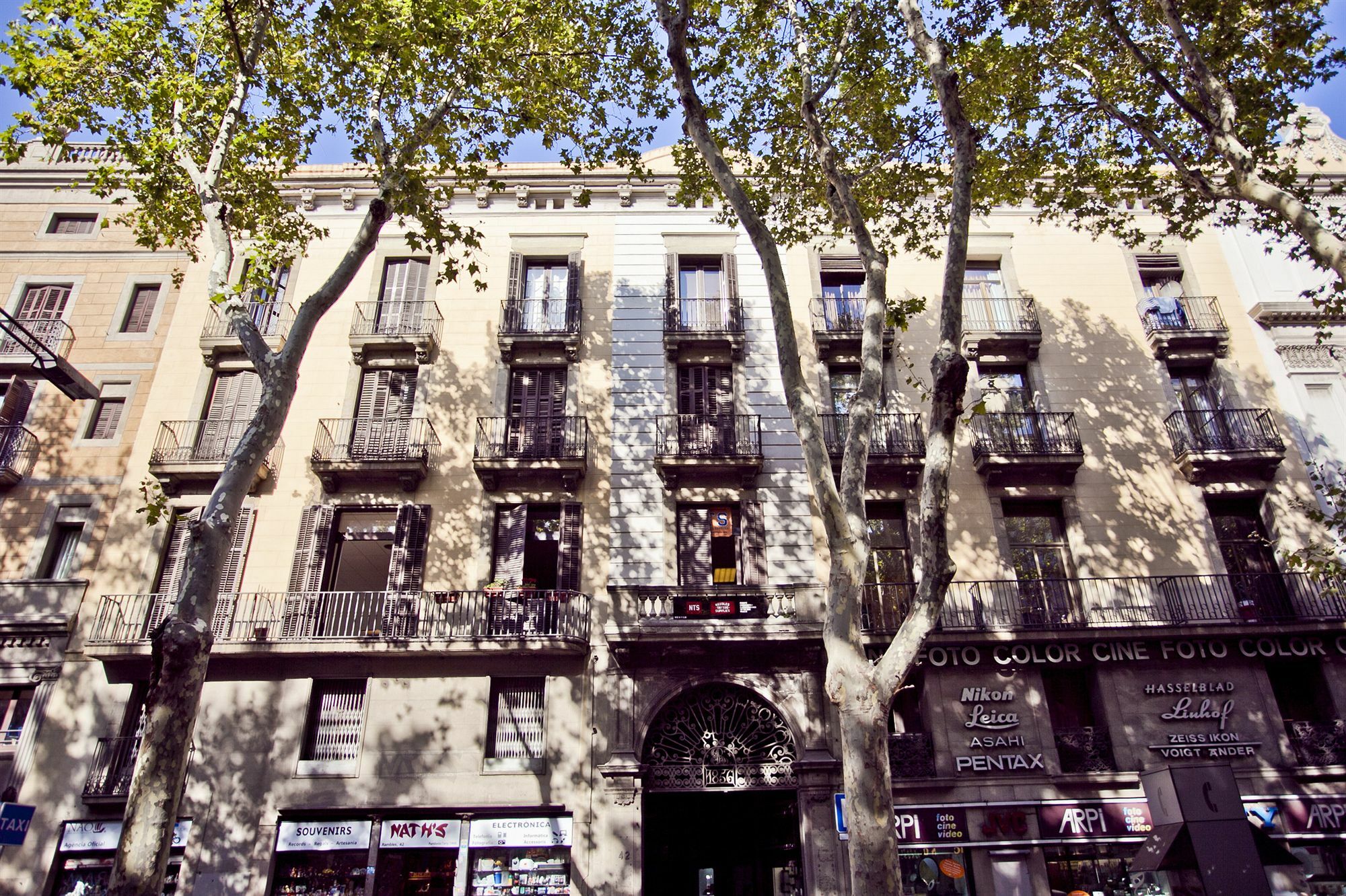 Ramblas Apartments Барселона Екстериор снимка