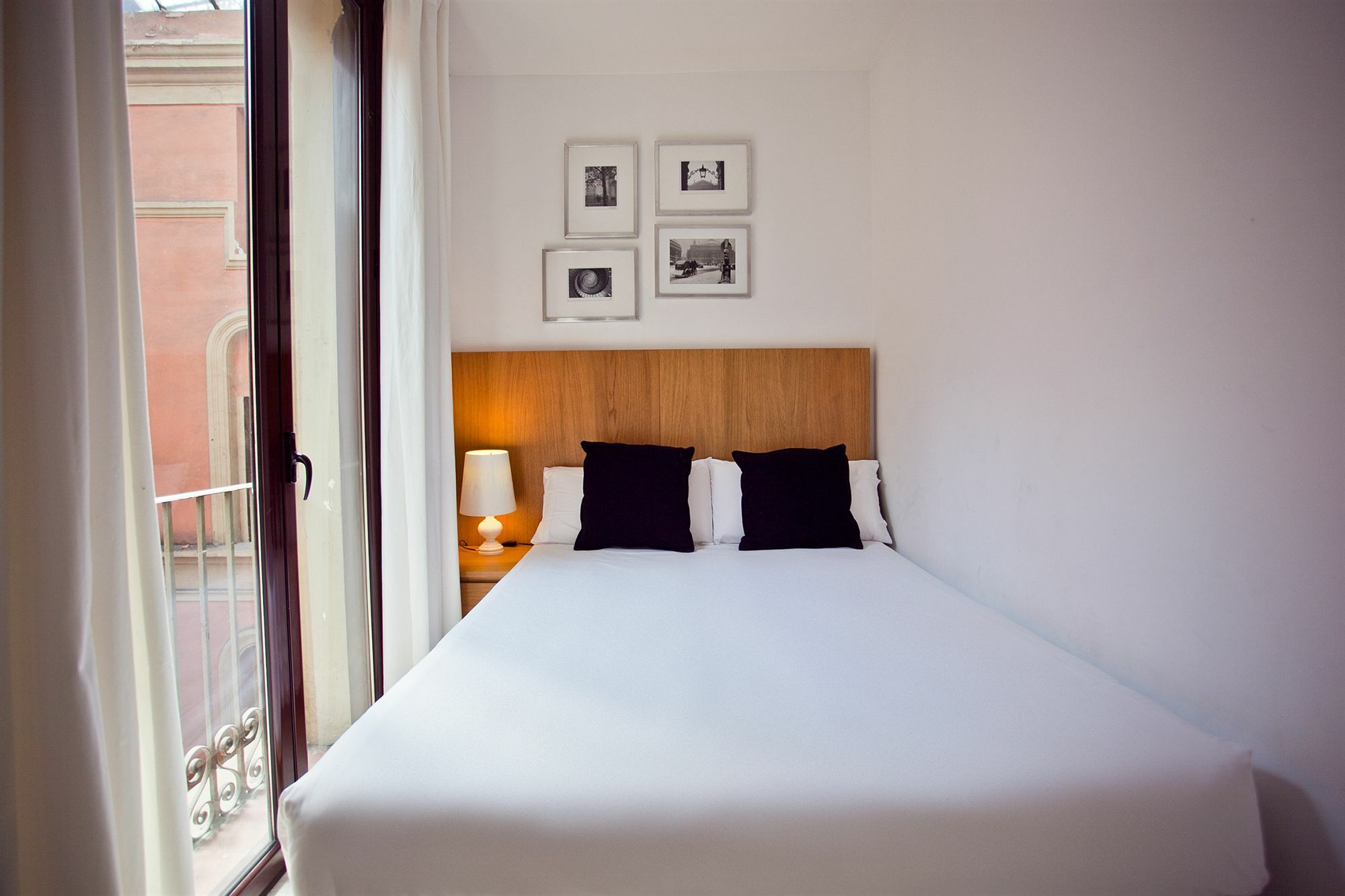 Ramblas Apartments Барселона Екстериор снимка