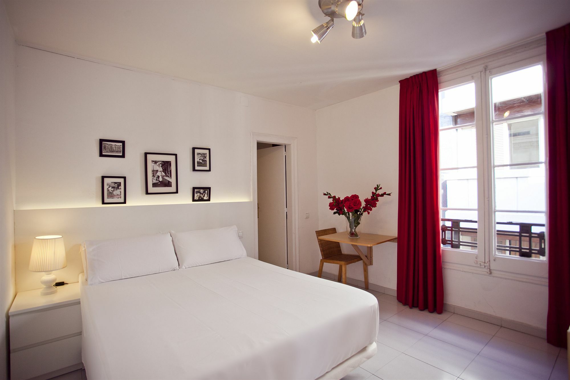 Ramblas Apartments Барселона Екстериор снимка